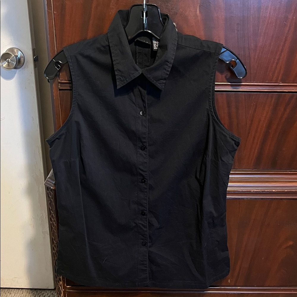 Mossimo Black Sleeveless Button Down Shirt